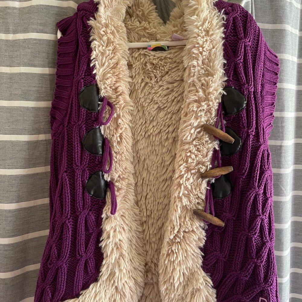 Roxy purple knitted and faux fur girls vest with hood